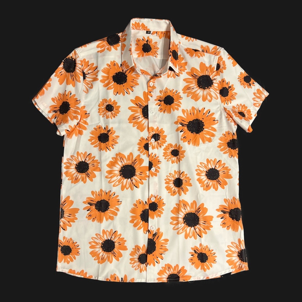 NWOT Men’s Button Down shirt, size medium, sunflowers, lightweight, butt…